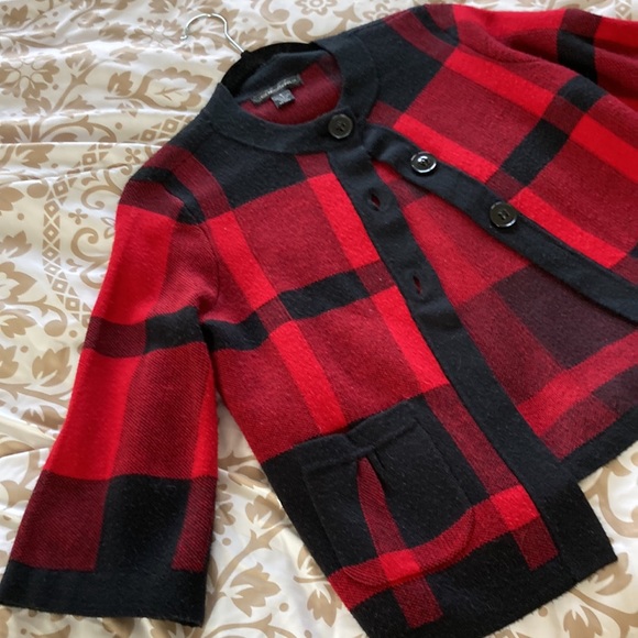 🛍️🛍️ 3 for $5. Plaid sweater vest - Picture 2 of 6